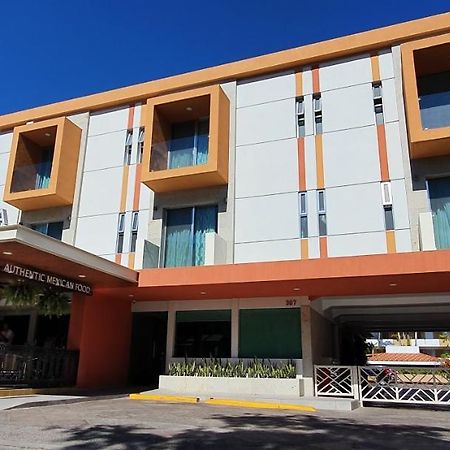Hotel Azteca Inn Масатлан Экстерьер фото