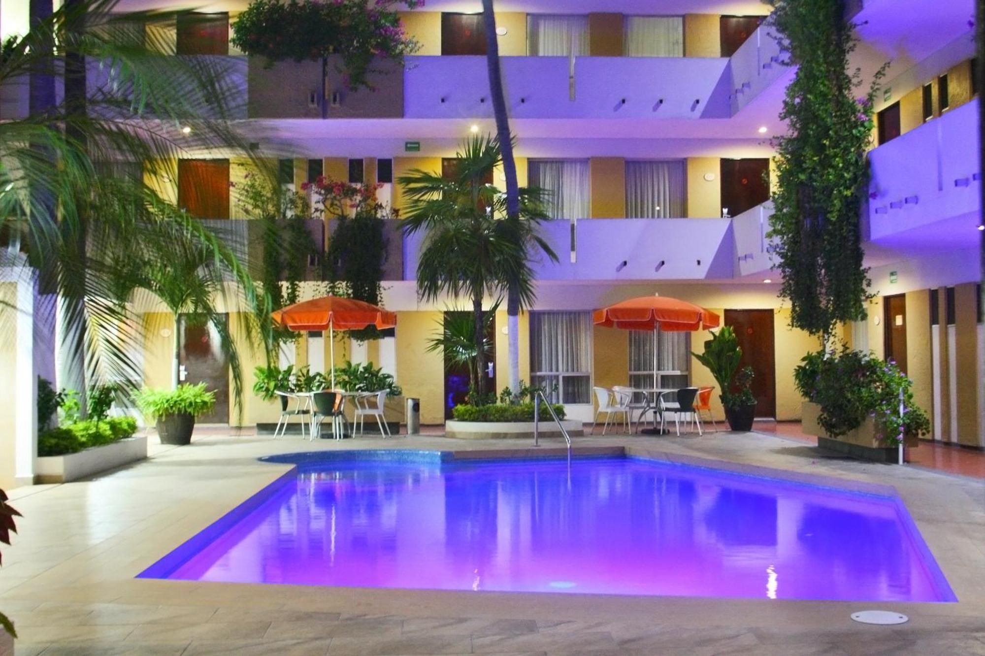 Hotel Azteca Inn Масатлан Экстерьер фото