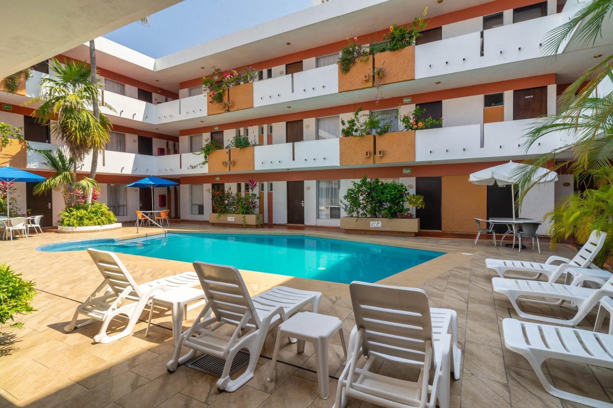 Hotel Azteca Inn Масатлан Экстерьер фото
