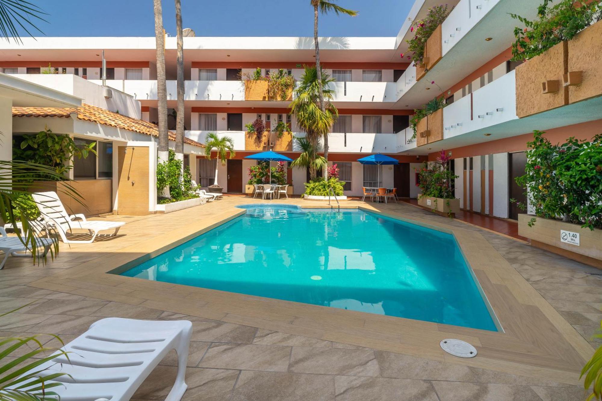 Hotel Azteca Inn Масатлан Экстерьер фото