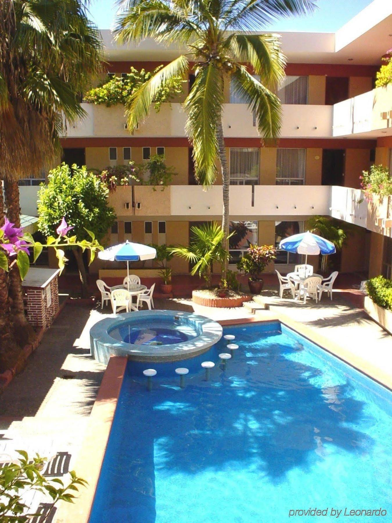 Hotel Azteca Inn Масатлан Удобства фото